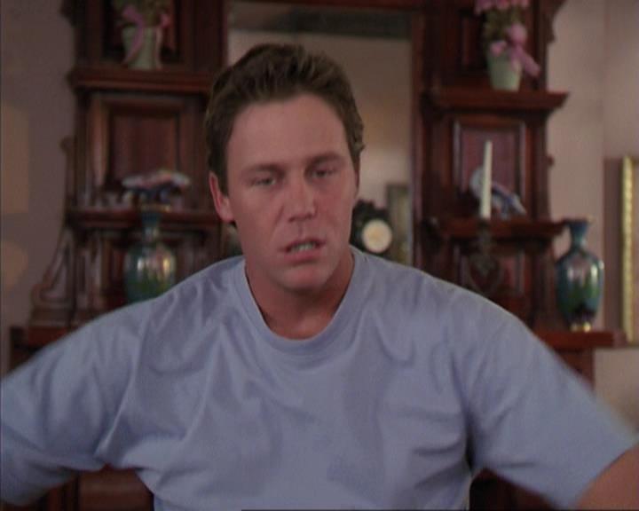 Charmed-Online-dot-net_405SizeMatters0480.jpg