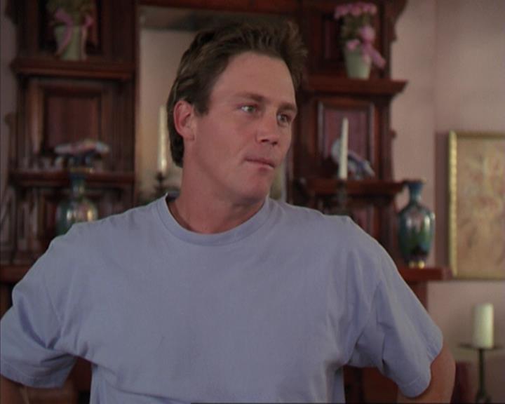 Charmed-Online-dot-net_405SizeMatters0494.jpg