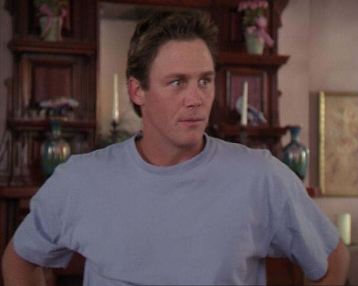 Charmed-Online-dot-net_405SizeMatters0495.jpg