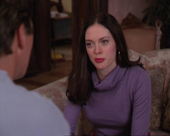 Charmed-Online-dot-net_405SizeMatters0517.jpg