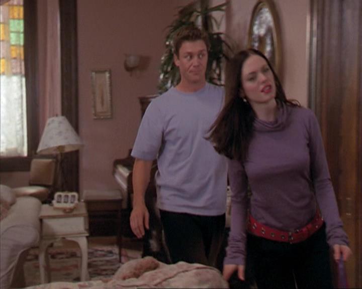 Charmed-Online-dot-net_405SizeMatters0534.jpg