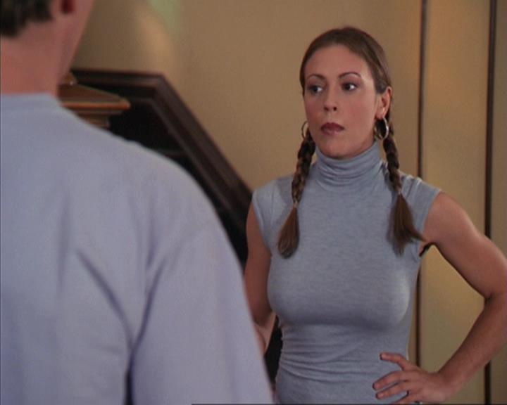 Charmed-Online-dot-net_405SizeMatters0543.jpg