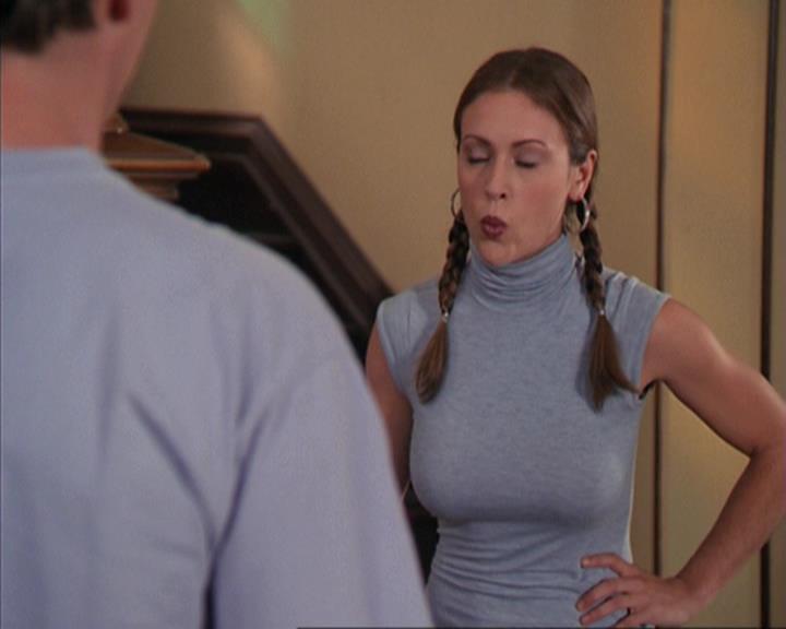 Charmed-Online-dot-net_405SizeMatters0546.jpg