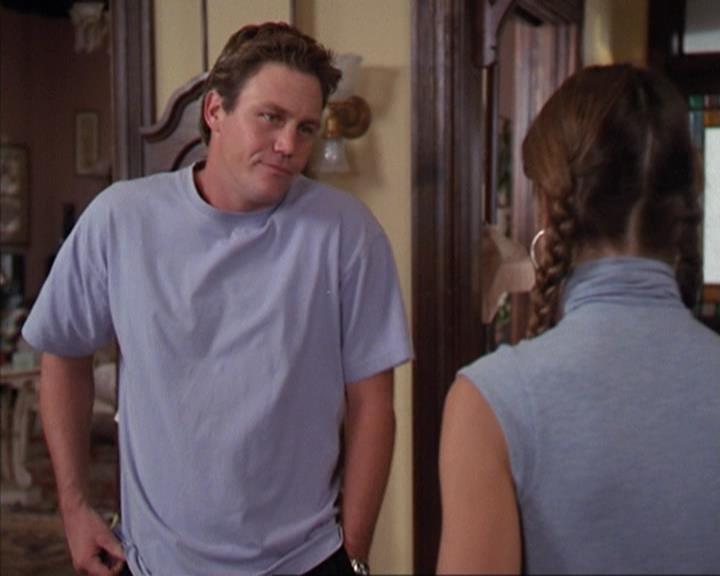 Charmed-Online-dot-net_405SizeMatters0588.jpg