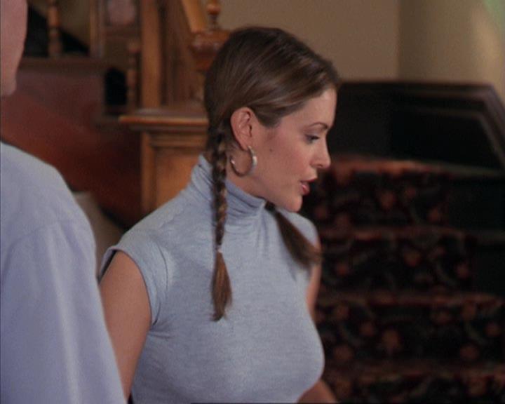 Charmed-Online-dot-net_405SizeMatters0592.jpg