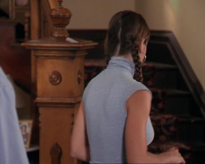 Charmed-Online-dot-net_405SizeMatters0593.jpg