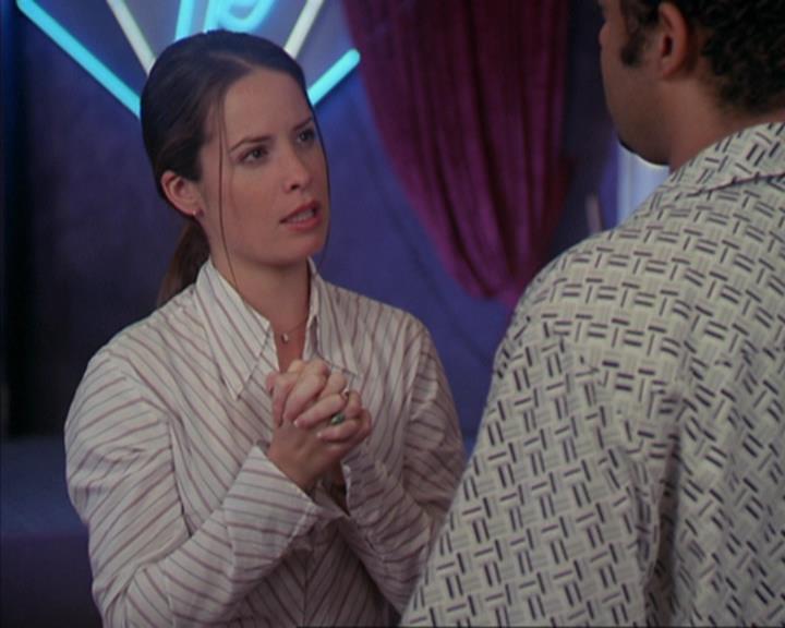 Charmed-Online-dot-net_405SizeMatters0609.jpg