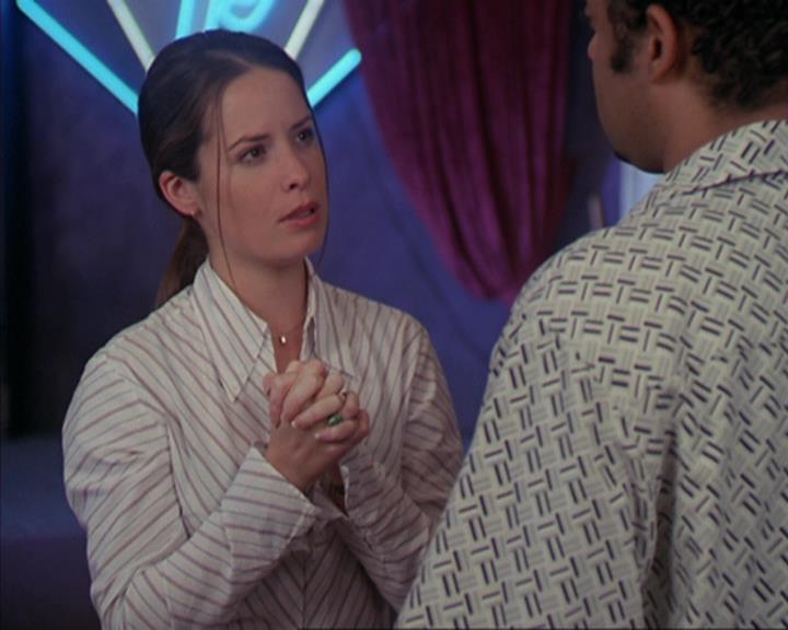 Charmed-Online-dot-net_405SizeMatters0610.jpg
