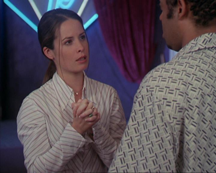 Charmed-Online-dot-net_405SizeMatters0614.jpg