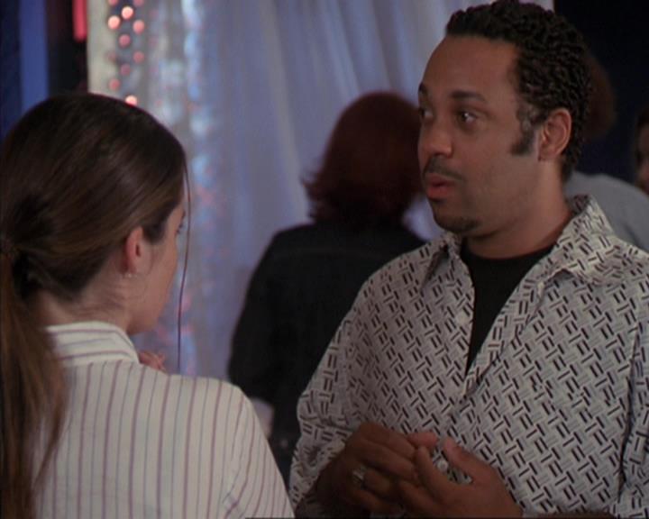 Charmed-Online-dot-net_405SizeMatters0615.jpg