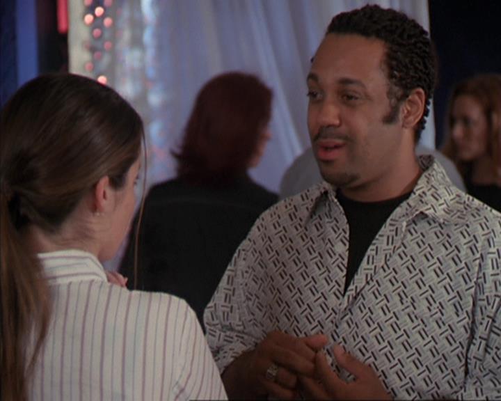 Charmed-Online-dot-net_405SizeMatters0616.jpg