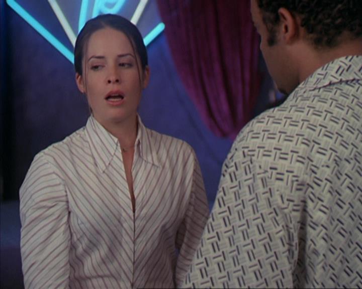 Charmed-Online-dot-net_405SizeMatters0619.jpg