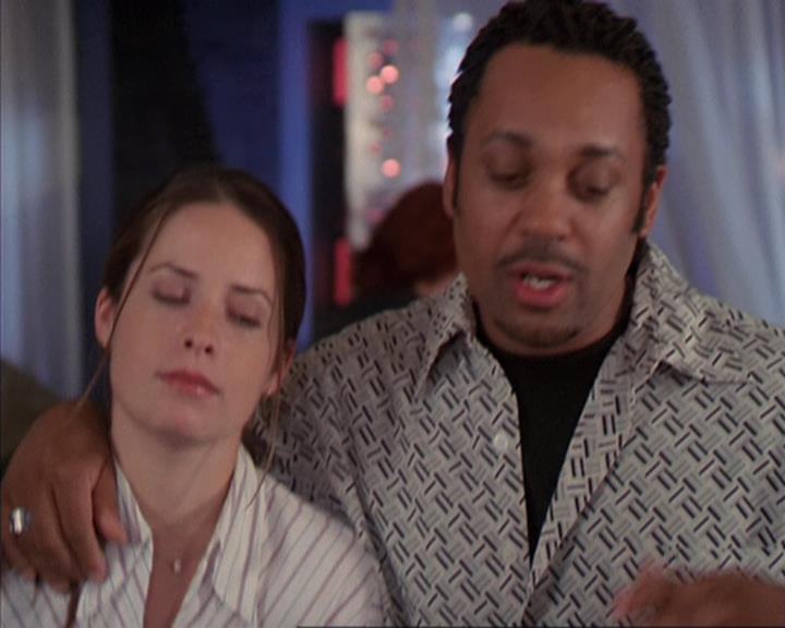 Charmed-Online-dot-net_405SizeMatters0628.jpg