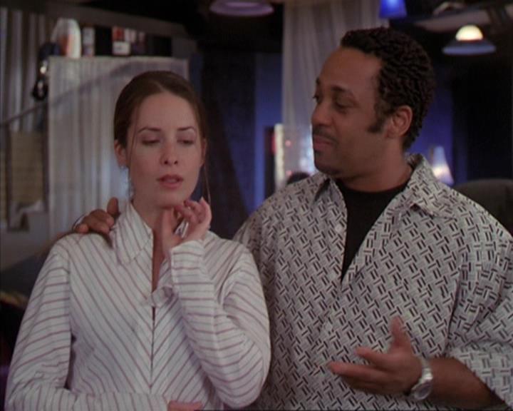 Charmed-Online-dot-net_405SizeMatters0632.jpg
