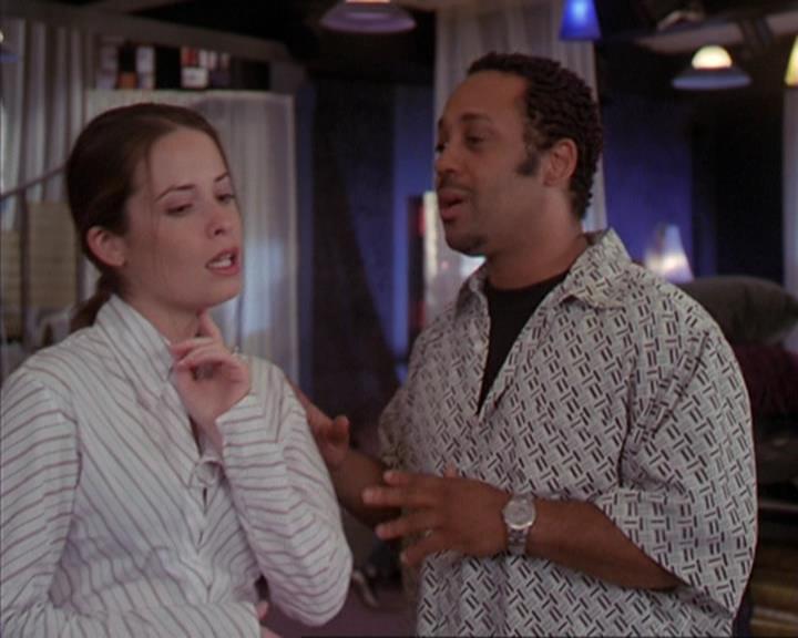 Charmed-Online-dot-net_405SizeMatters0633.jpg