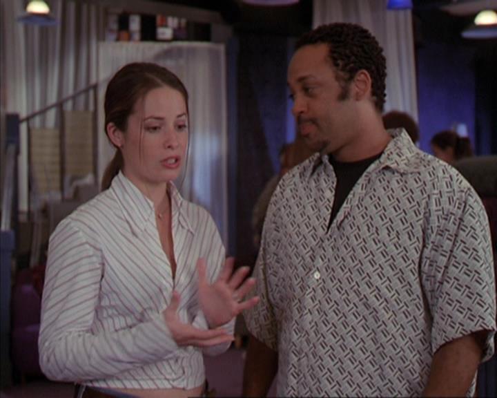 Charmed-Online-dot-net_405SizeMatters0638.jpg
