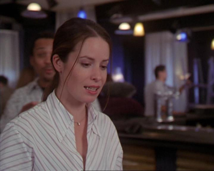 Charmed-Online-dot-net_405SizeMatters0643.jpg