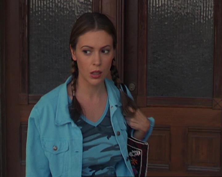 Charmed-Online-dot-net_405SizeMatters0663.jpg