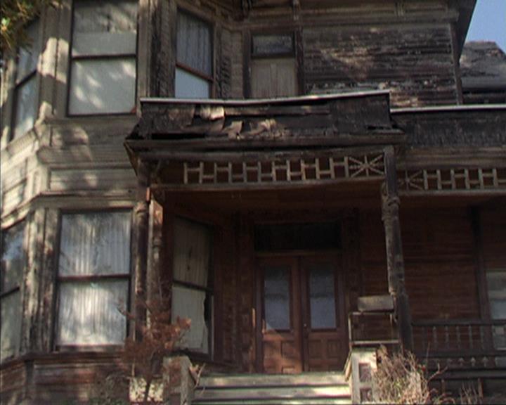 Charmed-Online-dot-net_405SizeMatters0673.jpg