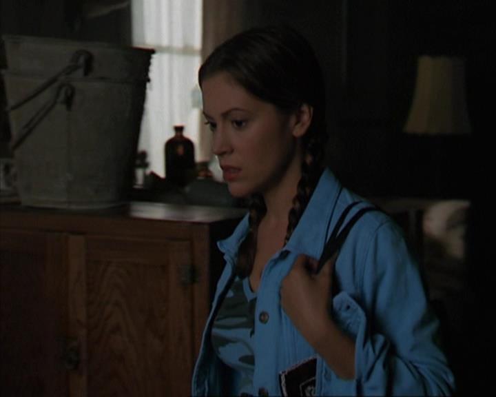 Charmed-Online-dot-net_405SizeMatters0690.jpg