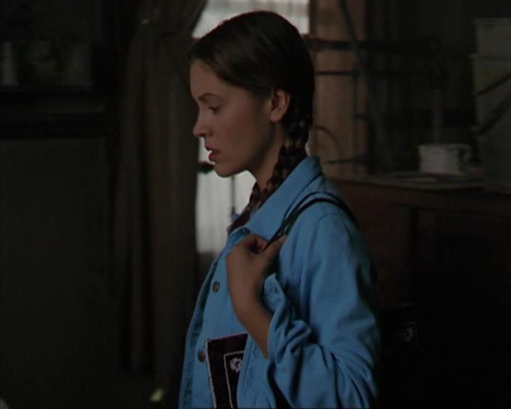 Charmed-Online-dot-net_405SizeMatters0692.jpg