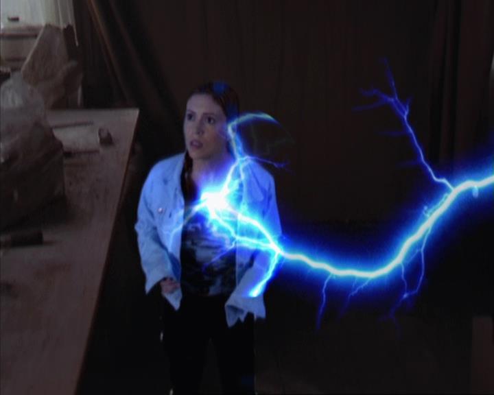 Charmed-Online-dot-net_405SizeMatters0707.jpg