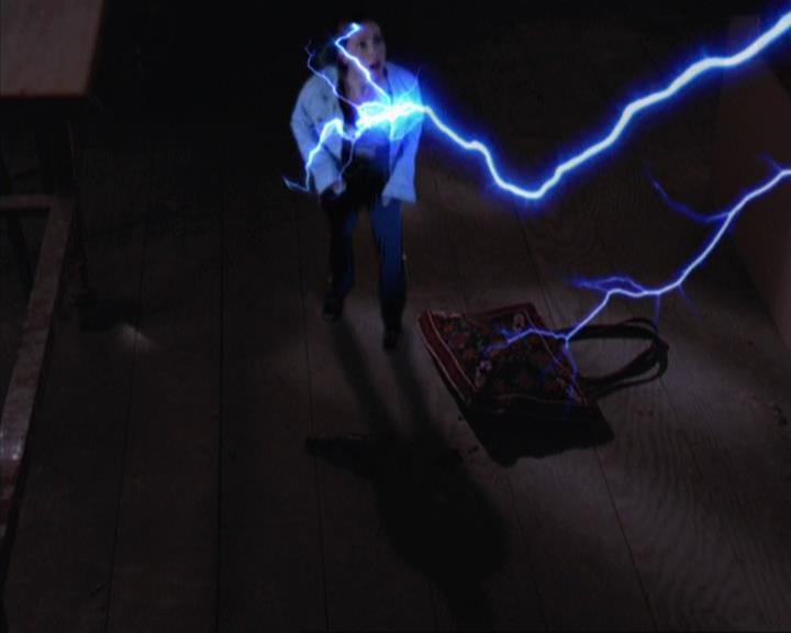 Charmed-Online-dot-net_405SizeMatters0709.jpg