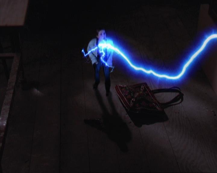 Charmed-Online-dot-net_405SizeMatters0710.jpg