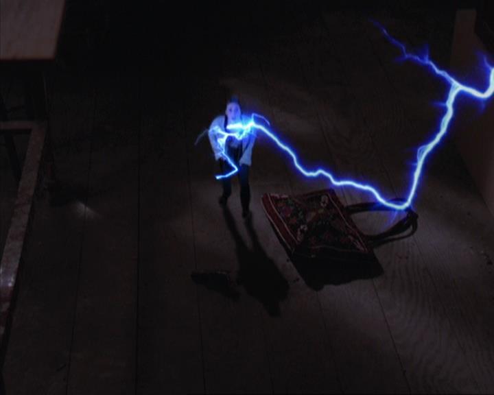 Charmed-Online-dot-net_405SizeMatters0711.jpg