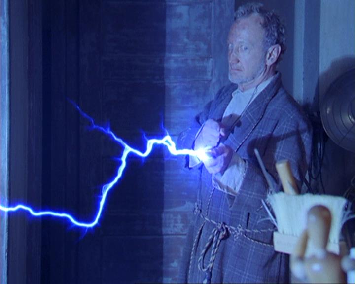 Charmed-Online-dot-net_405SizeMatters0712.jpg