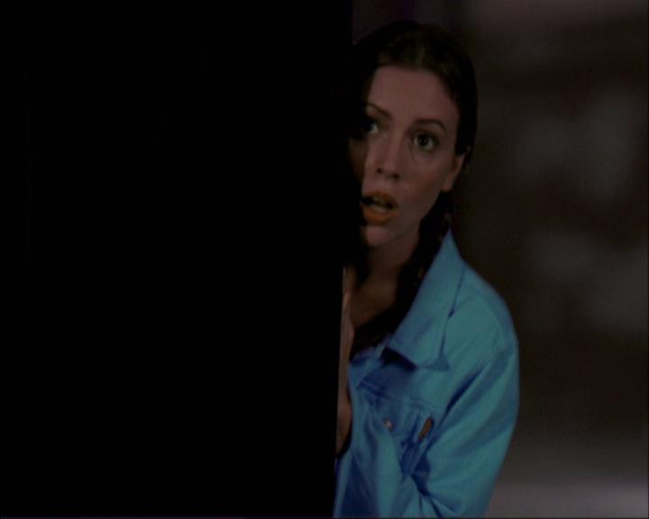 Charmed-Online-dot-net_405SizeMatters0738.jpg