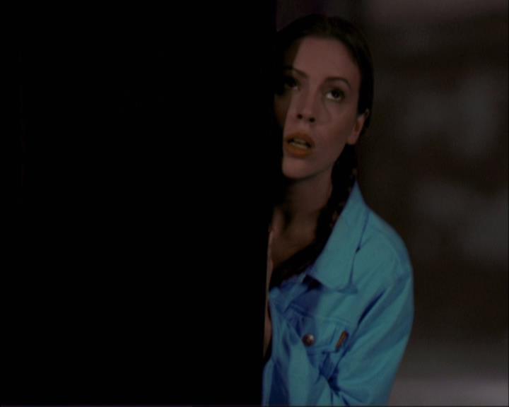 Charmed-Online-dot-net_405SizeMatters0739.jpg