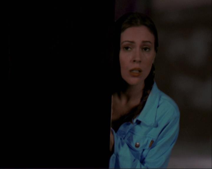 Charmed-Online-dot-net_405SizeMatters0742.jpg