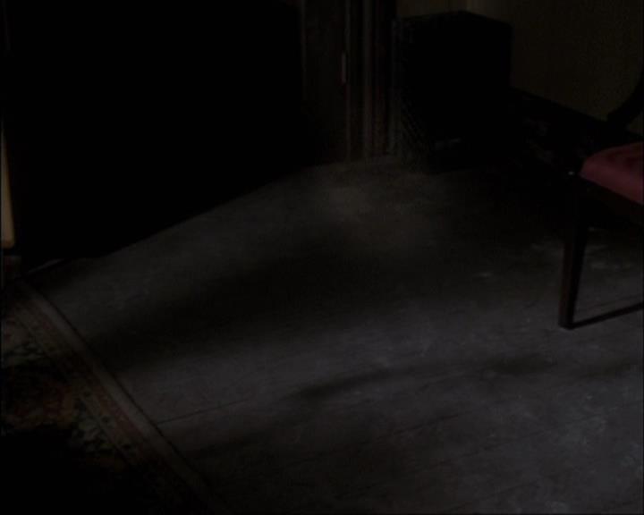 Charmed-Online-dot-net_405SizeMatters0749.jpg