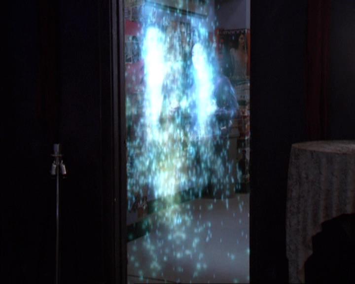 Charmed-Online-dot-net_405SizeMatters0789.jpg