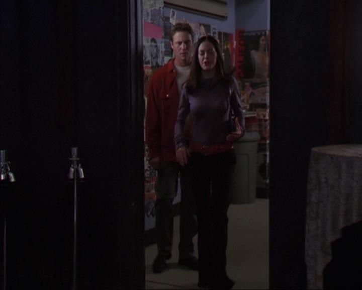 Charmed-Online-dot-net_405SizeMatters0792.jpg