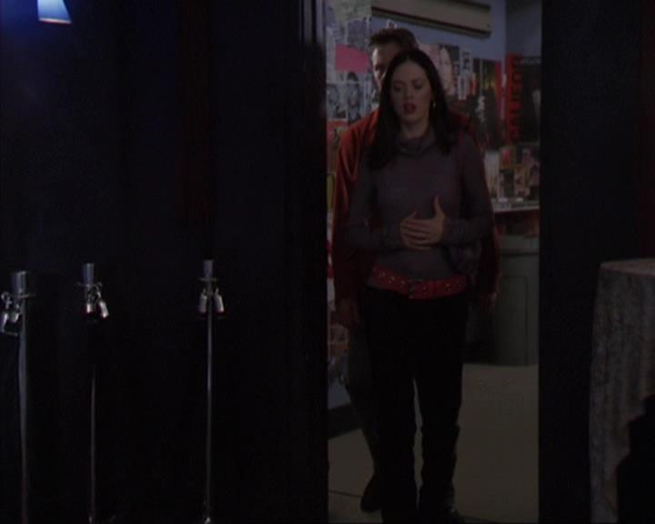 Charmed-Online-dot-net_405SizeMatters0793.jpg