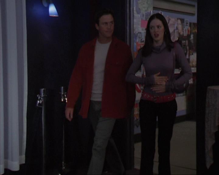 Charmed-Online-dot-net_405SizeMatters0794.jpg