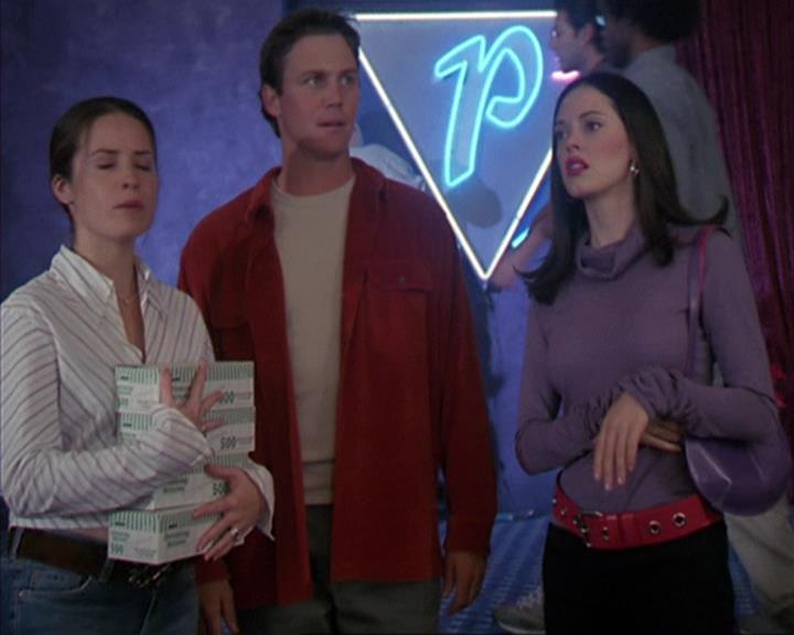 Charmed-Online-dot-net_405SizeMatters0800.jpg