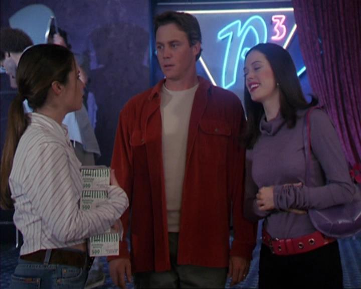 Charmed-Online-dot-net_405SizeMatters0803.jpg