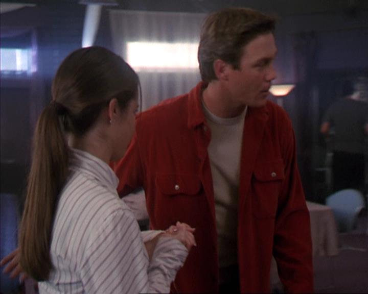 Charmed-Online-dot-net_405SizeMatters0824.jpg