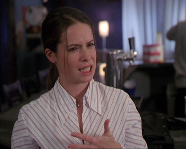 Charmed-Online-dot-net_405SizeMatters0828.jpg
