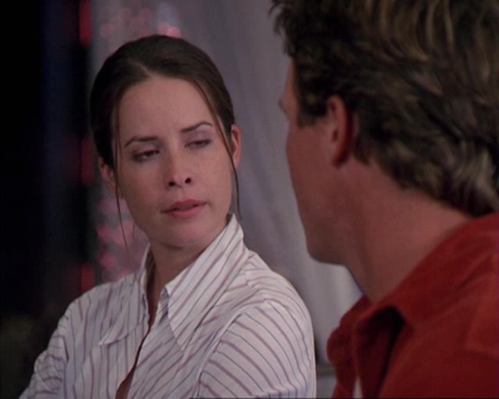Charmed-Online-dot-net_405SizeMatters0837.jpg