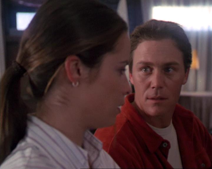 Charmed-Online-dot-net_405SizeMatters0839.jpg