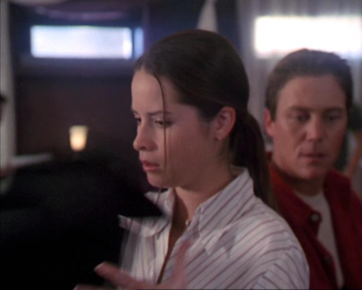 Charmed-Online-dot-net_405SizeMatters0841.jpg