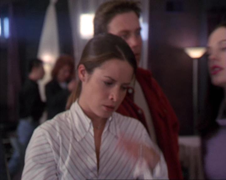 Charmed-Online-dot-net_405SizeMatters0842.jpg