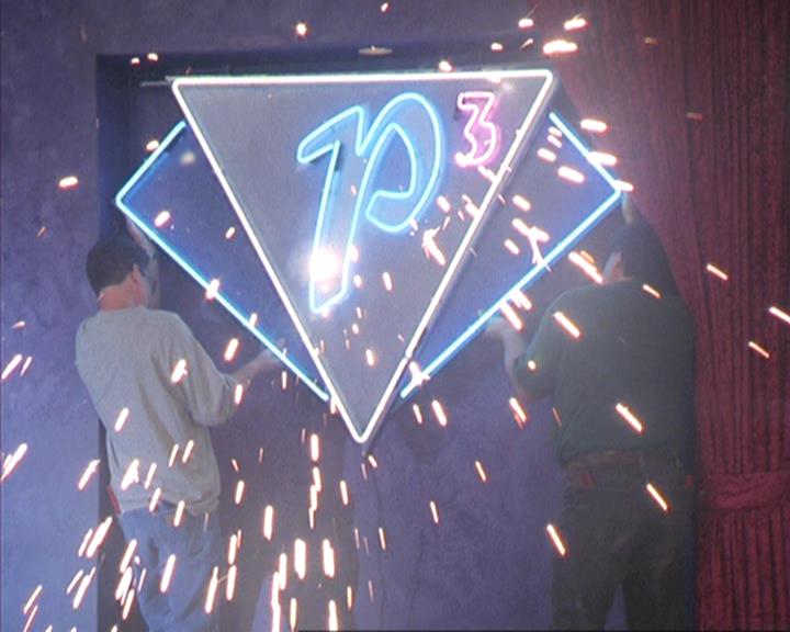 Charmed-Online-dot-net_405SizeMatters0851.jpg