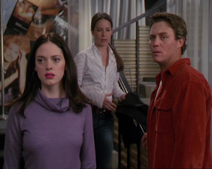Charmed-Online-dot-net_405SizeMatters0858.jpg