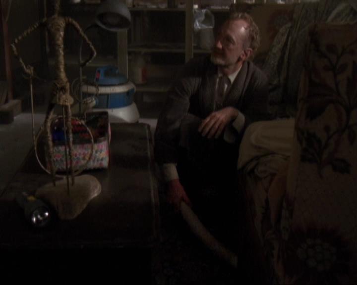 Charmed-Online-dot-net_405SizeMatters0876.jpg