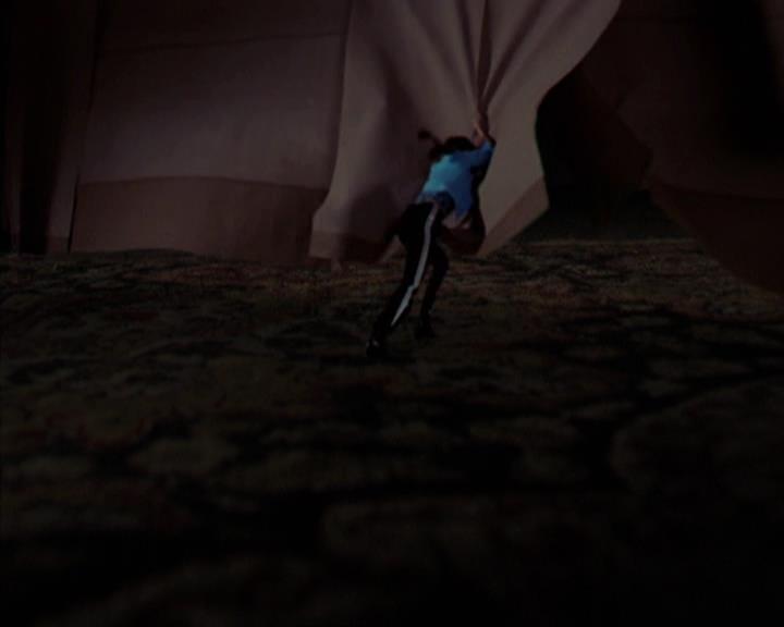 Charmed-Online-dot-net_405SizeMatters0878.jpg